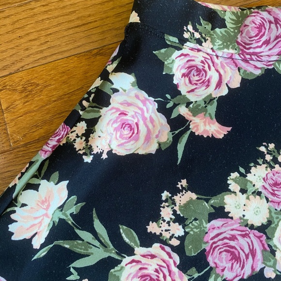 Skirt - Picture 2 of 2